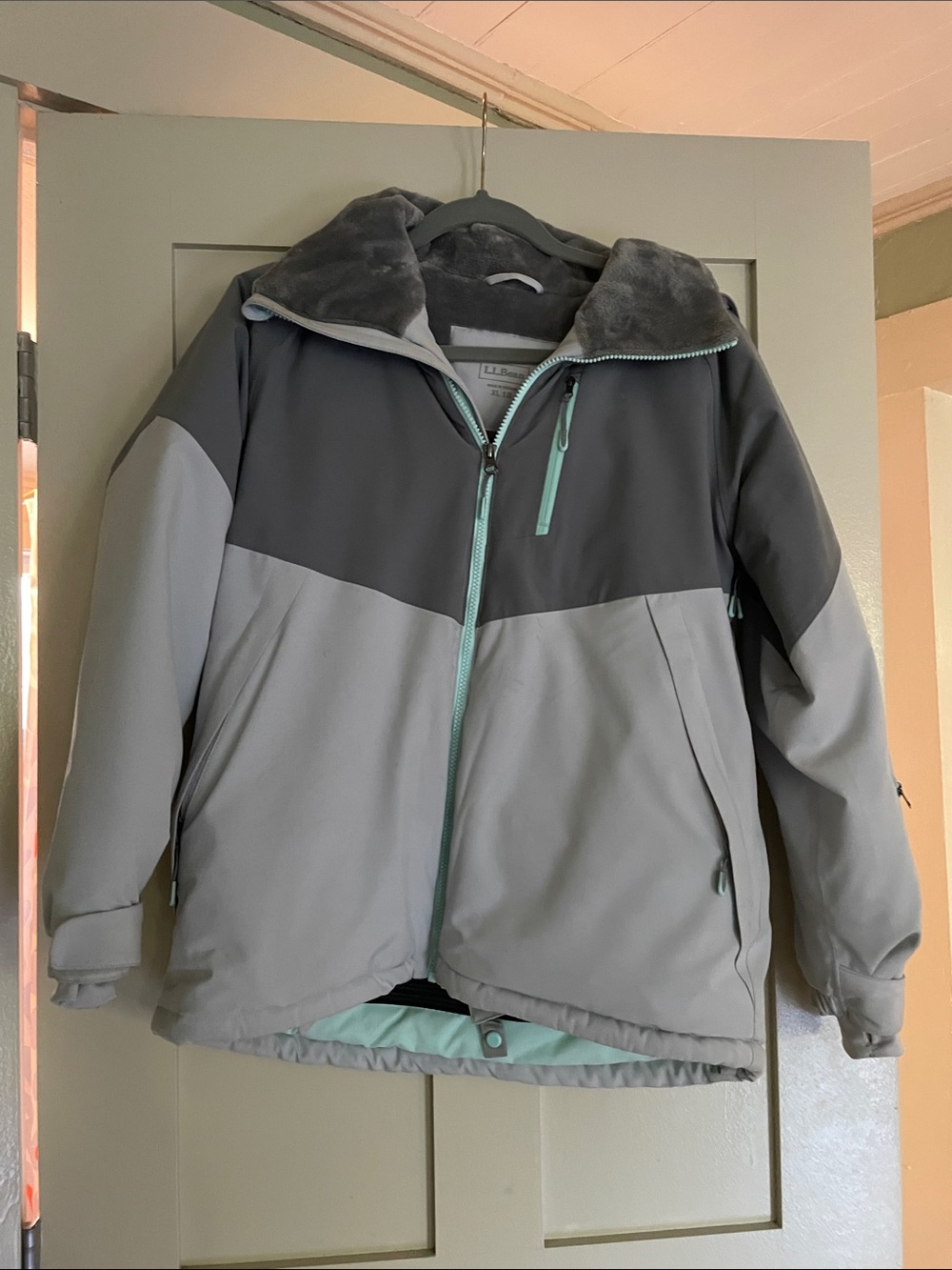 LL Bean Fleece Lined Cozy Kids Two-Tone Gray Winter Jacket with Mint Trim.